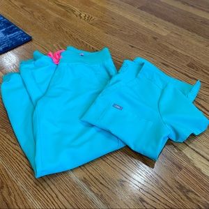 EUC Figs surgery green scrubs- size small💚